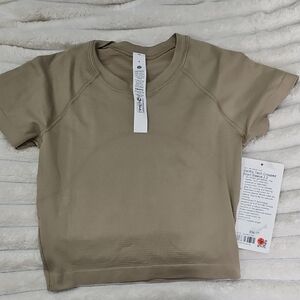 NWT Lululemon Swiftly Cropped Short Sleeve